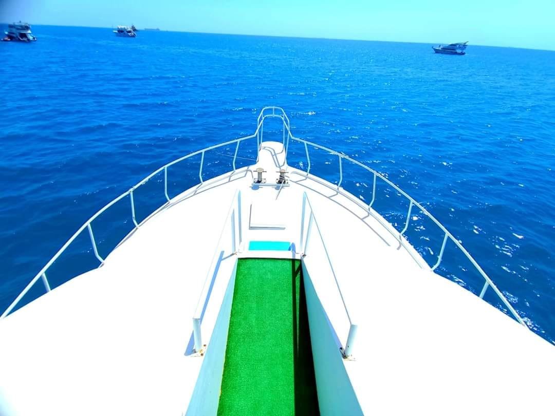 Yacht in Ain Sokhna from 6 am to 4 pm