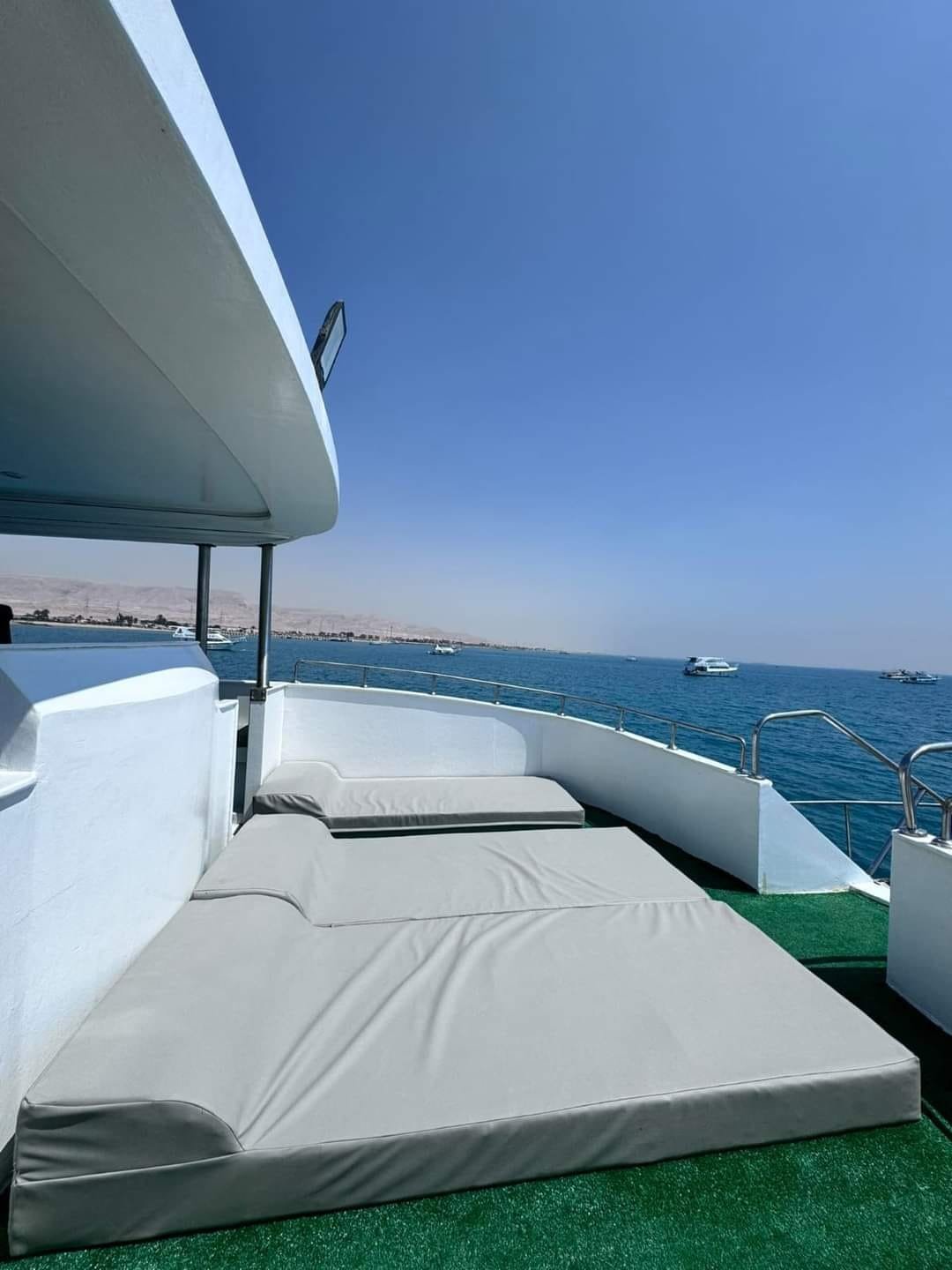 Sea trip on a yacht in Ain Sokhna
