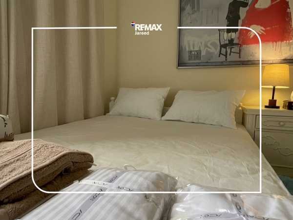 Apartment in The Address Sheikh Zayed, a private garden