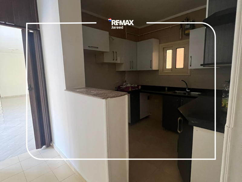 Apartment with ACs & kitchen in Beverly Hills, El Sheikh Zayed