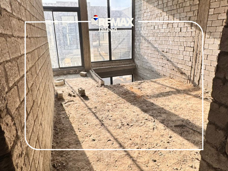 Ready to Move Townhouse (Mazoni Type) in Prive Gates Sheikh Zayed