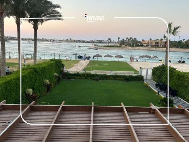 First Row on the Sandy Lagoon in Marina 6 – Private Beach