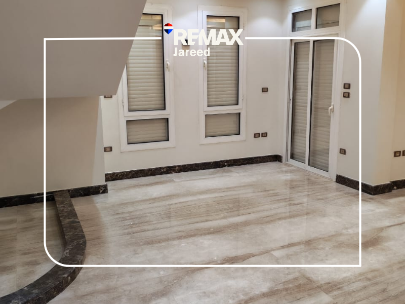 Twinhouse for rent in Nyoum compound, 6 October City