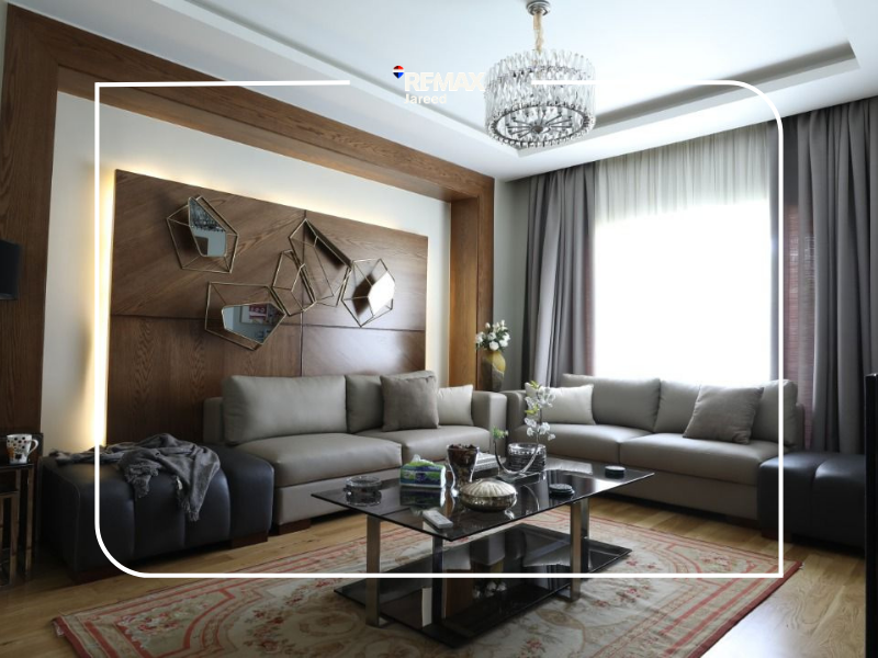 Luxury Modern Villa, Smart home in Greens Compound