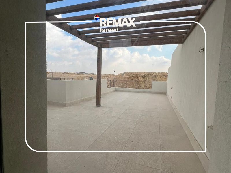 Townhouse Ultra Modern Fully Air Conditioned in Palm Parks, Palm Hills
