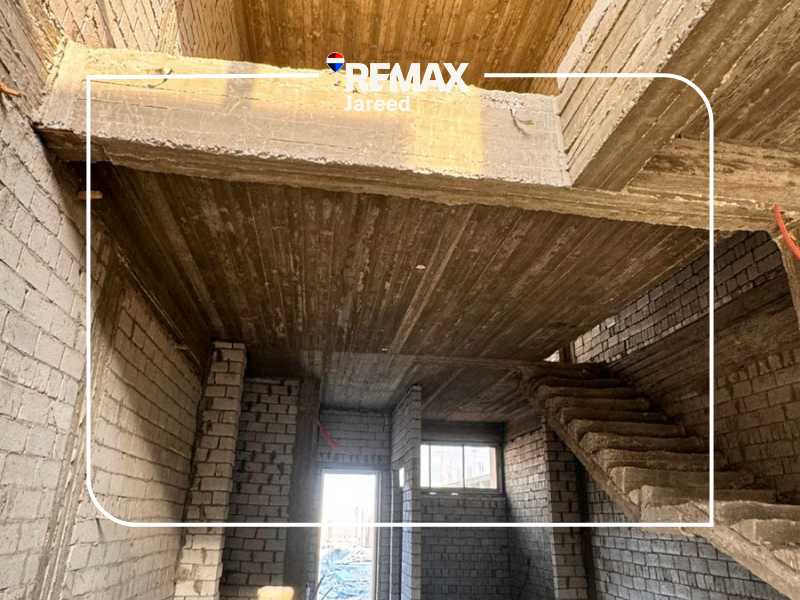 Ready to Move Townhouse (Mazoni Type) in Prive Gates Sheikh Zayed
