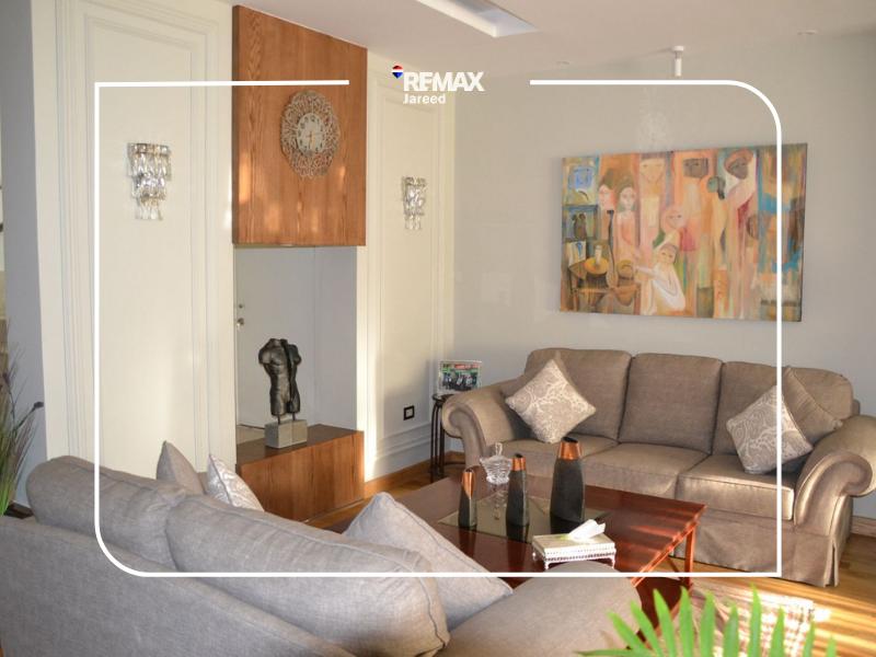 Luxury Modern Villa, Smart home in Greens Compound