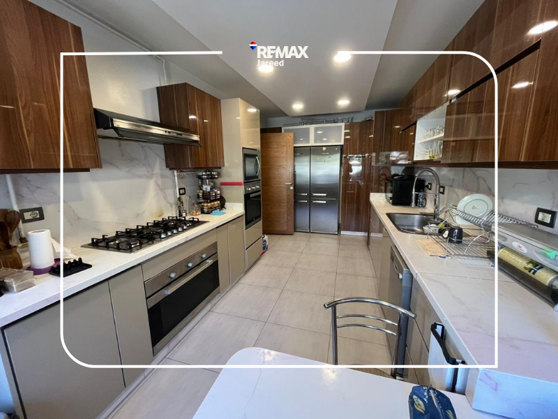 Luxury Modern Villa, Smart home in Greens Compound