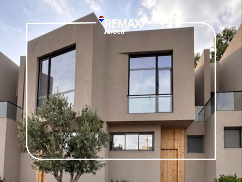 Ready to Move Townhouse (Mazoni Type) in Prive Gates Sheikh Zayed