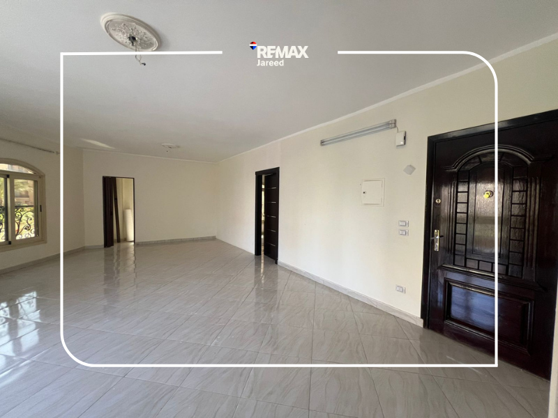 Apartment with ACs & kitchen in Beverly Hills, El Sheikh Zayed