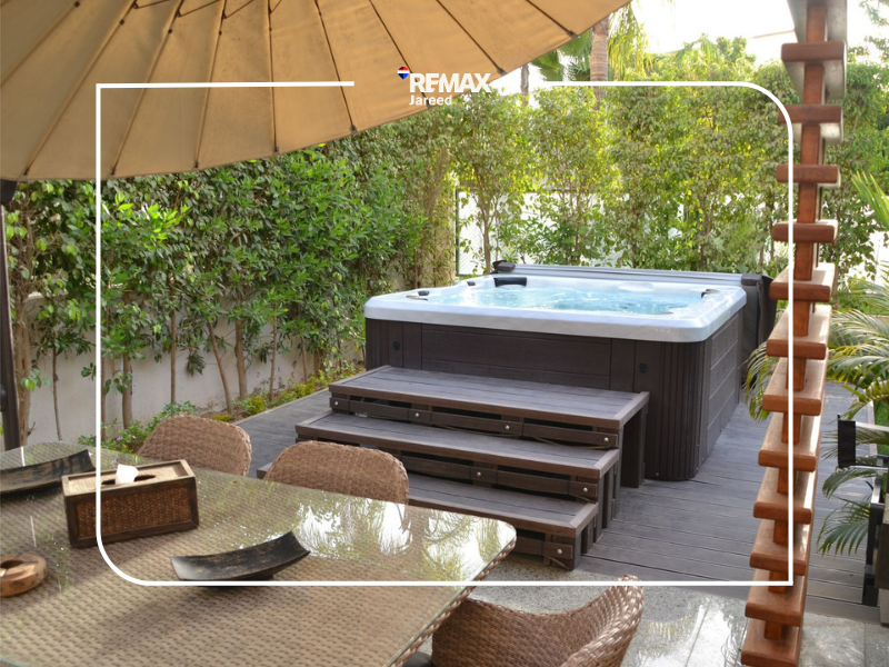 Luxury Modern Villa, Smart home in Greens Compound