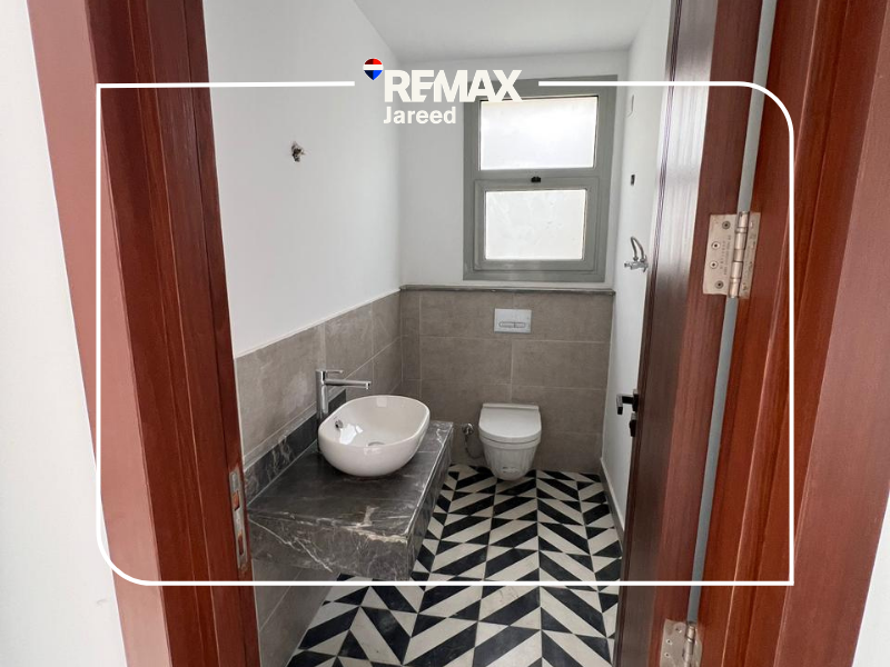 Townhouse Ultra Modern Fully Air Conditioned in Palm Parks, Palm Hills