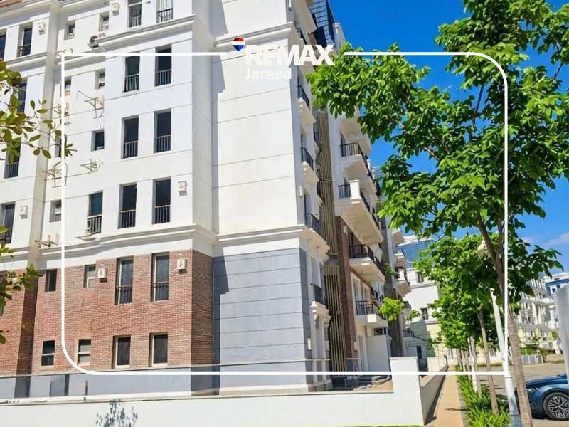 Apartment with Private Garden in Mountain View iCity October