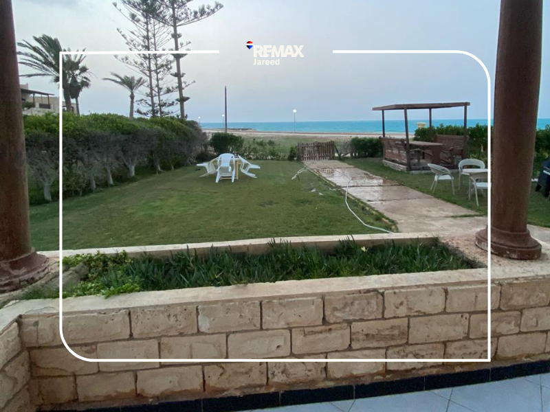 Marina 1 – First Row Beach front