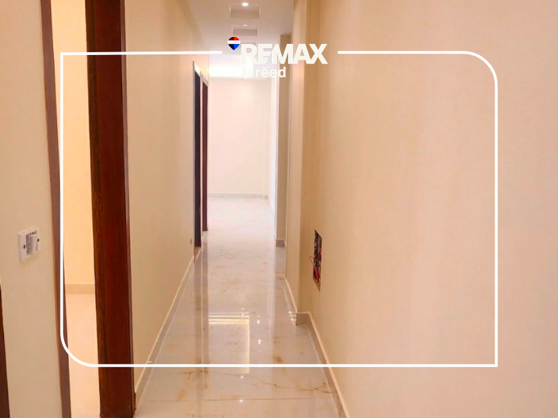 Lavida Compound, Northern Expansions – First residence