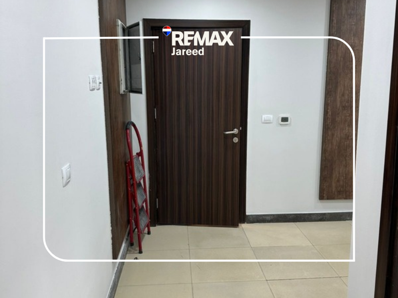 Premium 81m Office for Rent in Trivium Mall Sheikh Zayed