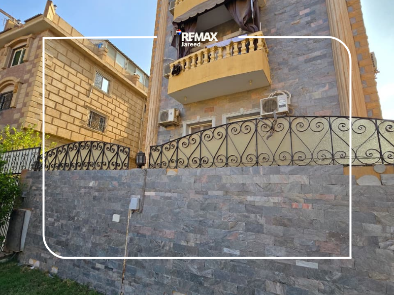 Apartment with Private Garden for sale – 10th District, Sheikh Zayed