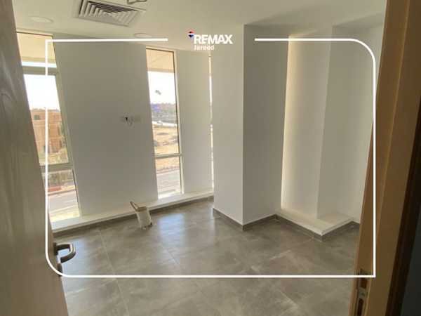 Clinic for rent in Centrada Plaza, Juhayna Square