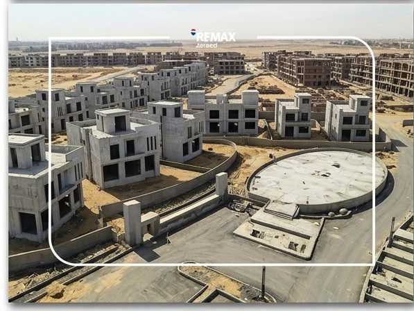 Twin House in Lake West 2 Sheikh Zayed – big Garden