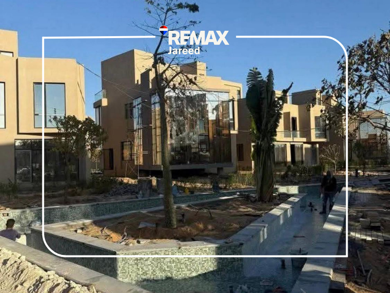 Ready to Move Townhouse (Mazoni Type) in Prive Gates Sheikh Zayed