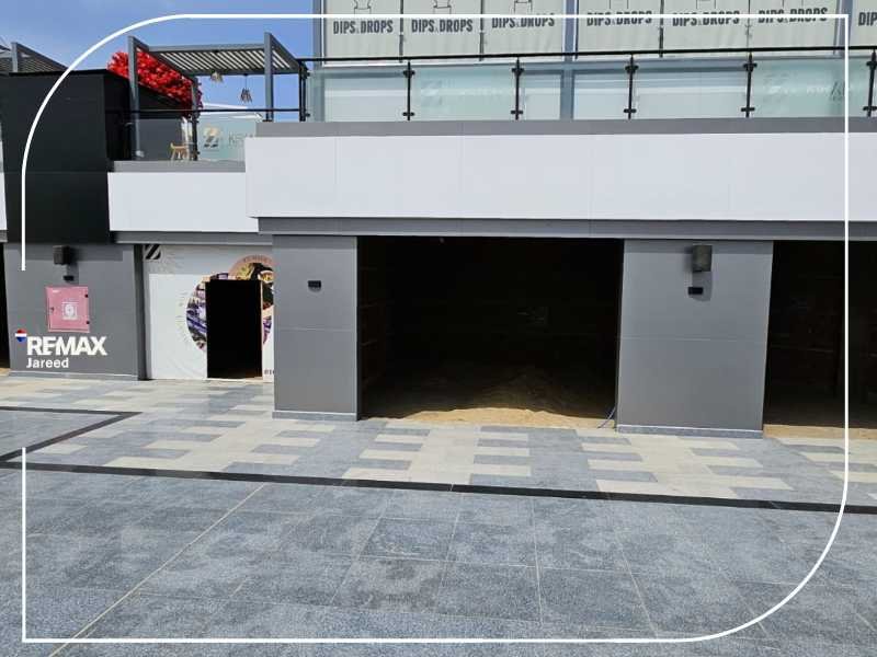 retail shop in The Mall Sheikh Zayed