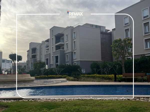 luxurious penthouse in October Plaza by Sodic
