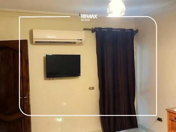 Apartment with a private garden in Hadayeq El Mohandseen Compound