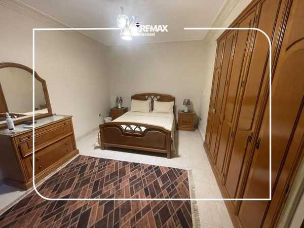Apartment with a private garden in Hadayeq El Mohandseen Compound