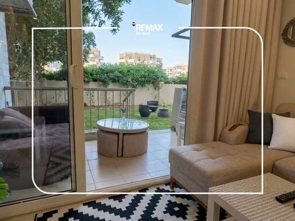 Apartment in The Address Sheikh Zayed, a private garden
