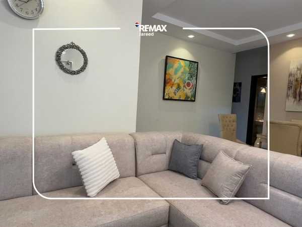 Apartment in The Address Sheikh Zayed, a private garden
