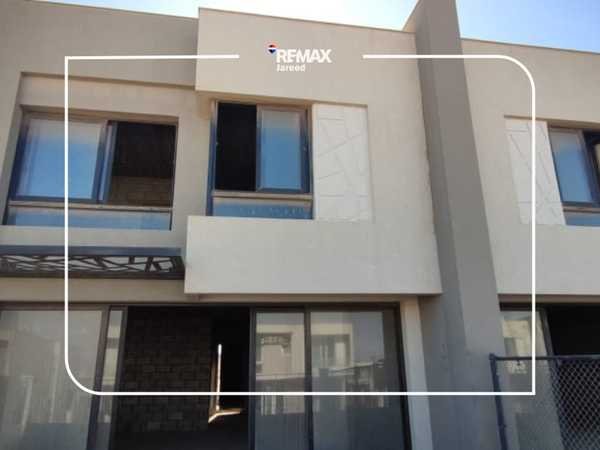 Corner Townhouse in Badya Palm Hills – garden view