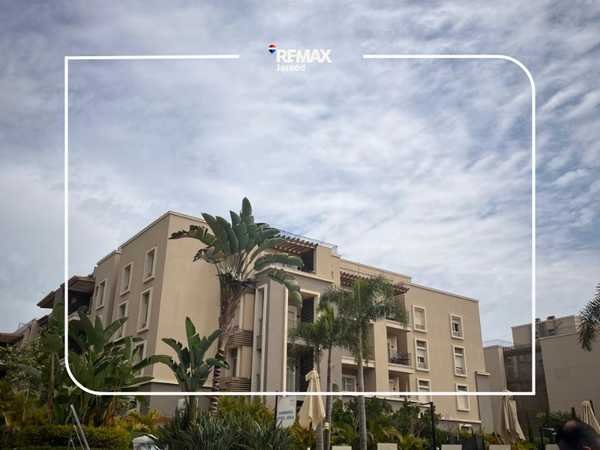 luxurious penthouse in October Plaza by Sodic