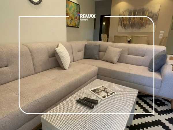 Apartment in The Address Sheikh Zayed, a private garden